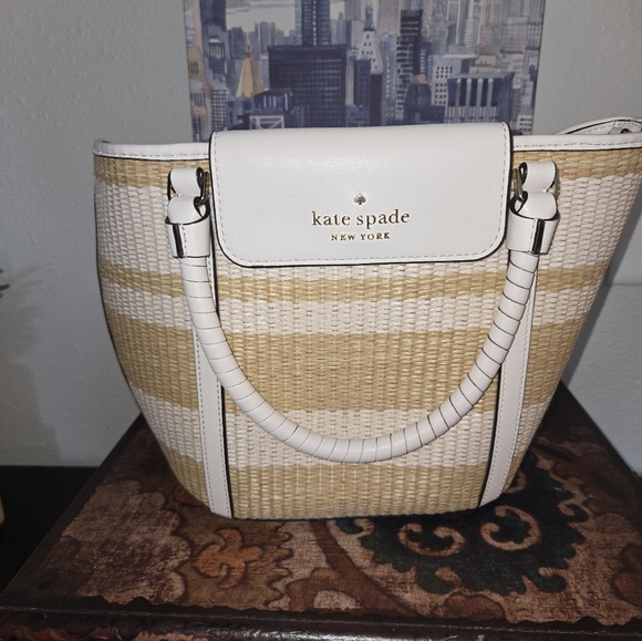 GREAT CONDITION KATE SPADE - Picture 1 of 5